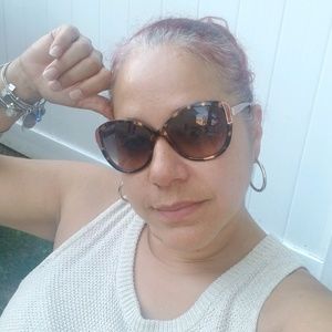 Meet your Posher, Brenda